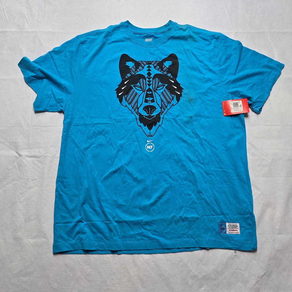 Nike N7 Mens Blue Wolf Graphic T-Shirt Short Sleeve DA1022-411 Size 2XL New